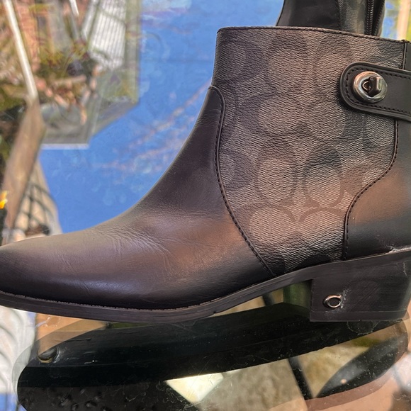 Snappy ankle boots - Picture 3 of 3